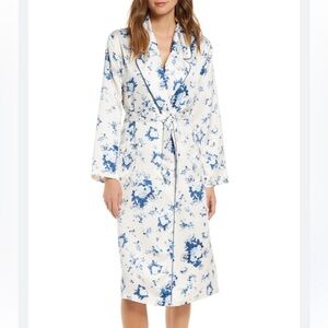 Rachel Parcell floral print satin robe NWT